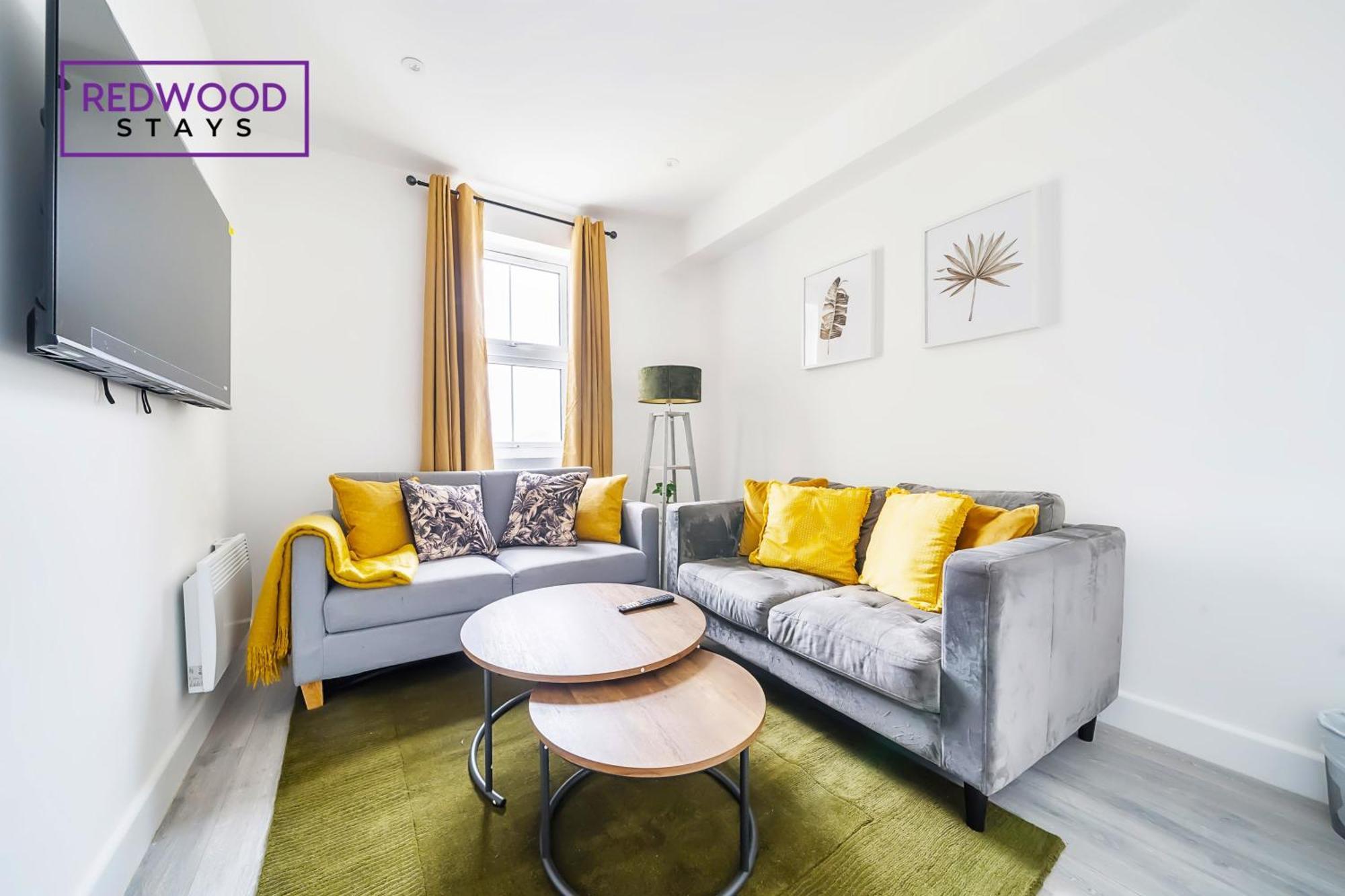 Brand New, 2 Bed 1 Bath, Modern Town Center Apartment, Free Wifi & Netflix By Redwood Stays Aldershot Bagian luar foto