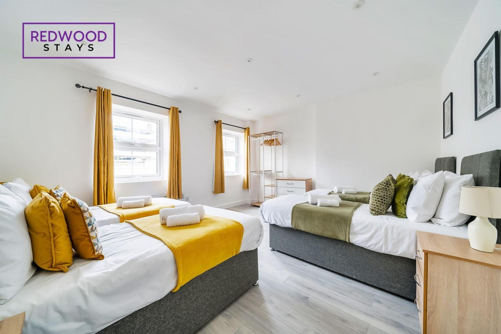 Brand New, 2 Bed 1 Bath, Modern Town Center Apartment, Free Wifi & Netflix By Redwood Stays Aldershot Bagian luar foto