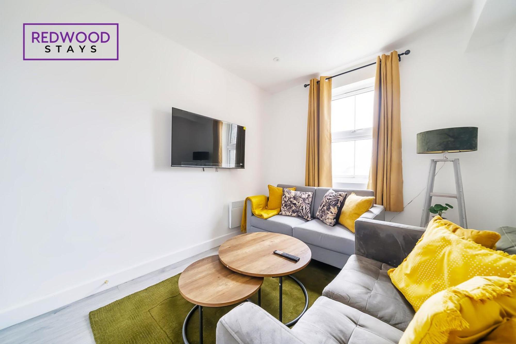 Brand New, 2 Bed 1 Bath, Modern Town Center Apartment, Free Wifi & Netflix By Redwood Stays Aldershot Bagian luar foto